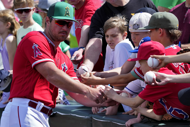 瑞福洛用精采守备帮助大谷翔平度过危机。（美联社资料照）