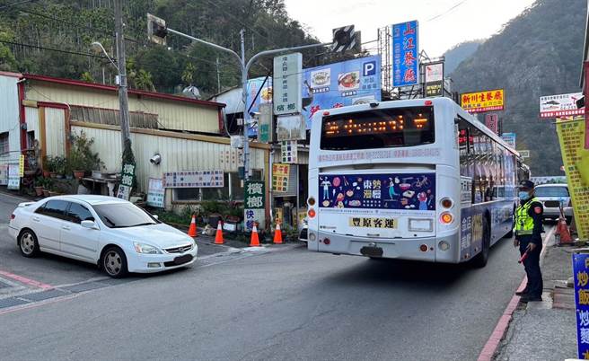 连假将届，台中市和平区多观光景点，和平警分局除上网公告高速公路交通疏运措施外，并规画交通疏导。（警方提供／陈淑娥台中传真）