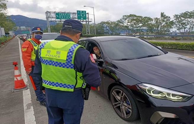 警方将加强清明连假期间交通疏导措施。（翻摄照片／林郁平台北传真）