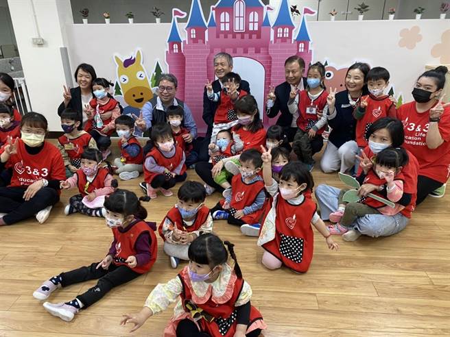 教保中心採混龄式照顾，规画收托30名幼童，除优先提供分署员工外，也开放附近民眾2至6岁的子女就读，目前已收托25名幼童。（蔡明亘摄）