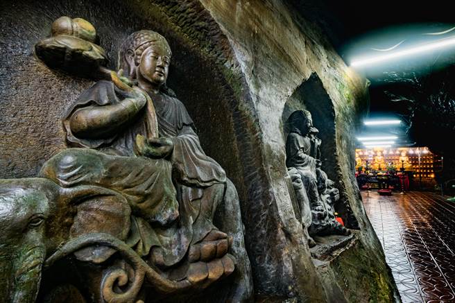 ▲有「古墓奇兵」气氛的仙洞巖。（基隆市政府提供／徐佑升基隆传真）