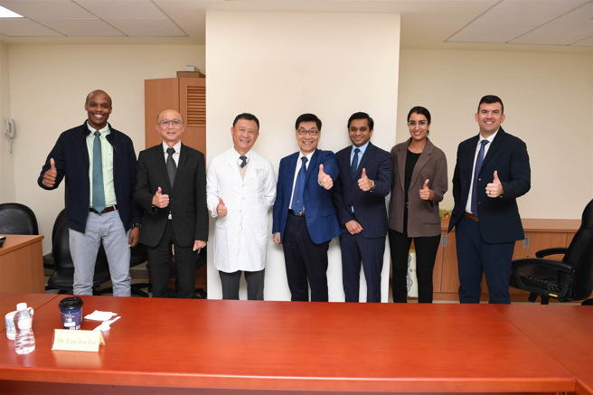 由魏福全院士主持之国际合作交流座谈，三位代表对长庚的先进设备、优良技术和严谨的医疗管理印象深刻，并对Campions Program的未来发展充满信心。（图／林口长庚医院提供）