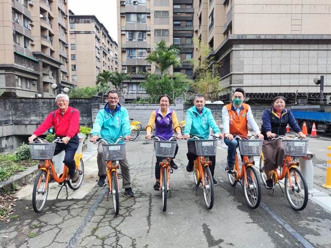 桃园市大溪区YouBike侨爱停车场站今日正式启用。（陈治文提供／蔡明亘桃园传真）