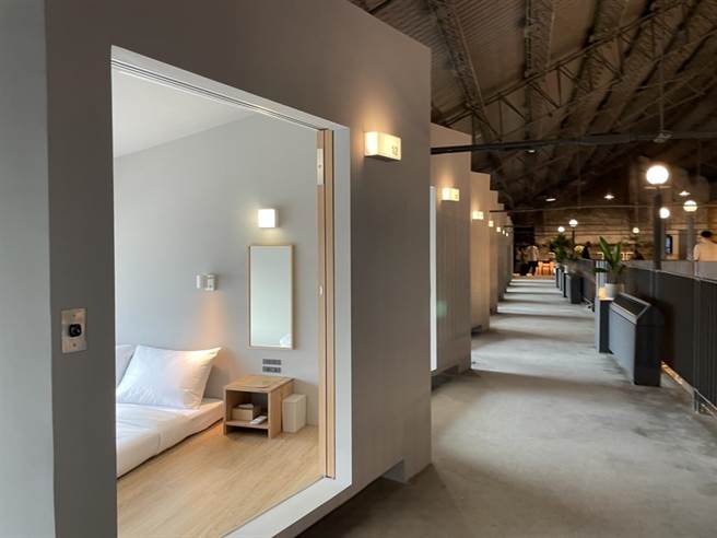 全台首座歷史建筑仓库旅宿「栈贰沐居KW2 HOSTEL」。（洪靖宜摄）