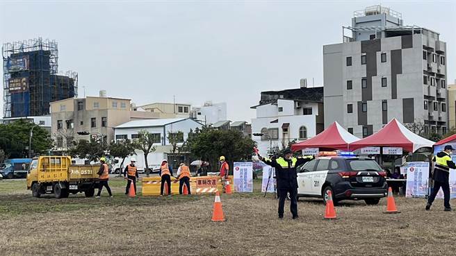 桥梁封闭实兵演习。（台中市政府提供）