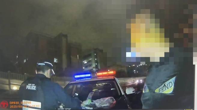 警方攔查元嫌車輛，從車內搜出大批毒品。（翻攝照片／林郁平台北傳真）