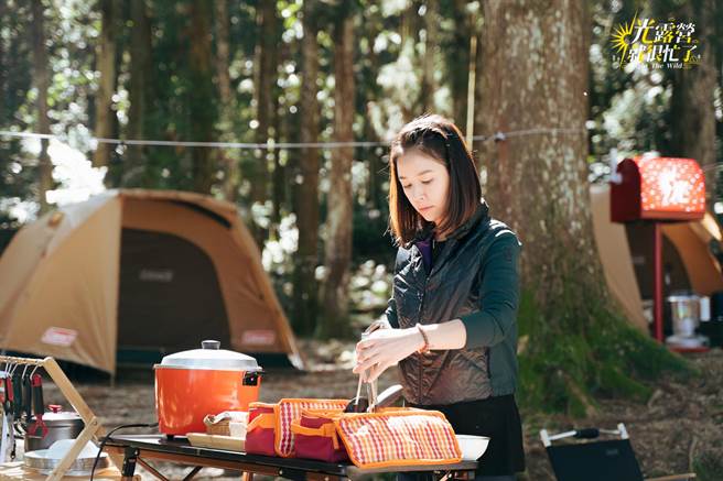林心如在《光露营就很忙了》收到紧急任务惊讶是新企划吗。（TVBS提供）