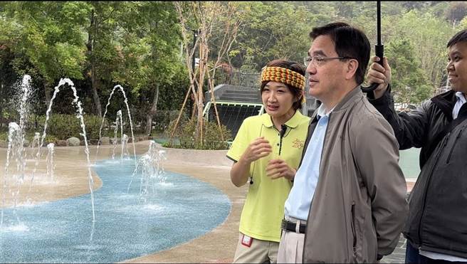 原民會主委夷將今天訪視台東縣延平鄉紅葉谷綠能溫泉園區。（蔡旻妤攝）