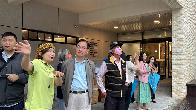 原民會主委夷將今天訪視台東縣延平鄉紅葉谷綠能溫泉園區。（蔡旻妤攝）
