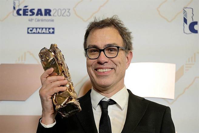 多米尼克摩尔夺最佳导演《追凶12夜》女性角度切入全新观点（海鹏影业提供）