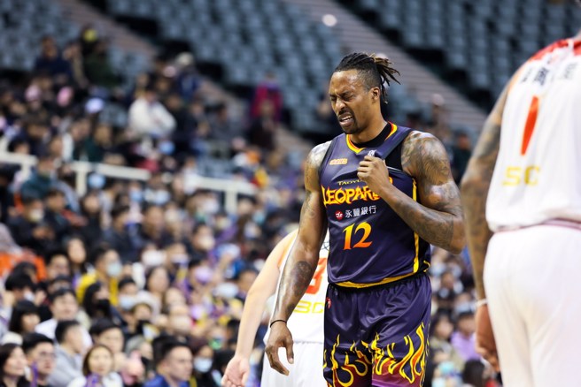 霍華德前場比賽被戳傷眼睛。(雲豹提供)