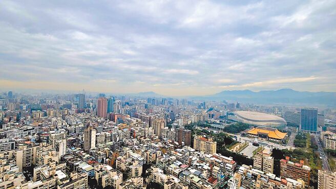 2023年迎來久違的新大樓落成潮，包括富邦A25、皇翔台汽北站、遠雄大巨蛋等。（王莫昀攝）