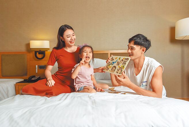「欢乐儿童节 买大送小」住房优惠，可享2大2小一泊一食，等于免费升等家庭房。（福容大饭店提供）