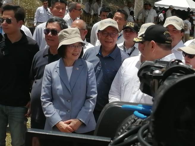 蔡英文参访马雅文化遗址。（崔慈悌摄）