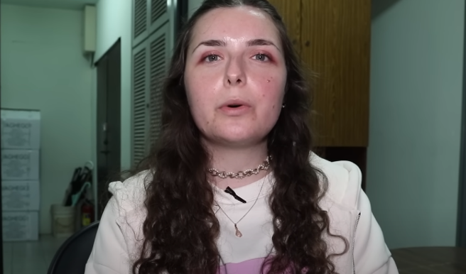 一名来自乌克兰的女生Sia在台湾已生活几个月，非常感谢台湾愿意给他们好好生活下去的机会。（图／翻摄自不要闹工作室YouTube）