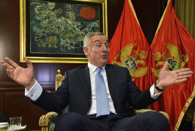 图为61岁的现任总统、社会主义者民主党候选人朱卡诺维奇。（美联社）