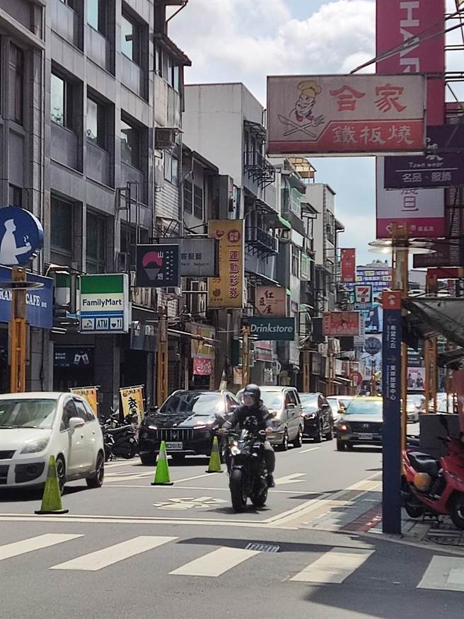 基隆市区较为外地游客熟知的大型停车场，连假首日交通秩序堪称良好。（基隆市政府提供／张志康基隆传真）