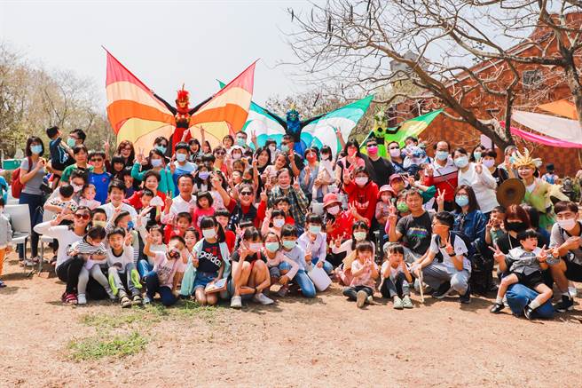 2023嘉义亲子艺术节为期7天，昨天正式登场，今天气转晴，人潮如流。（嘉义县政府提供／吕妍庭嘉义传真）