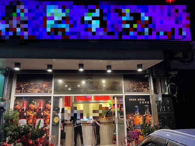 台东市某小吃部非法雇用4名大陆籍女子坐台陪酒，被台东警方查获。（台东警分局提供／蔡旻妤台东传真）