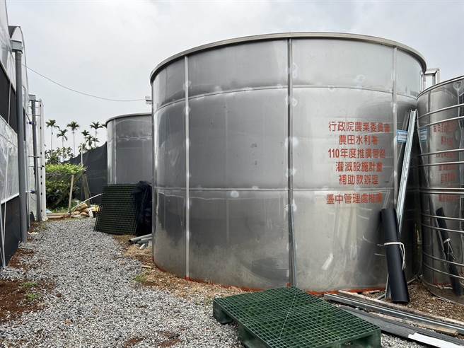 高山地区的补助设施，以铝合金、塑胶、不銹钢蓄水槽等调蓄设施为主，以维农民的生计。（台中市政府提供）