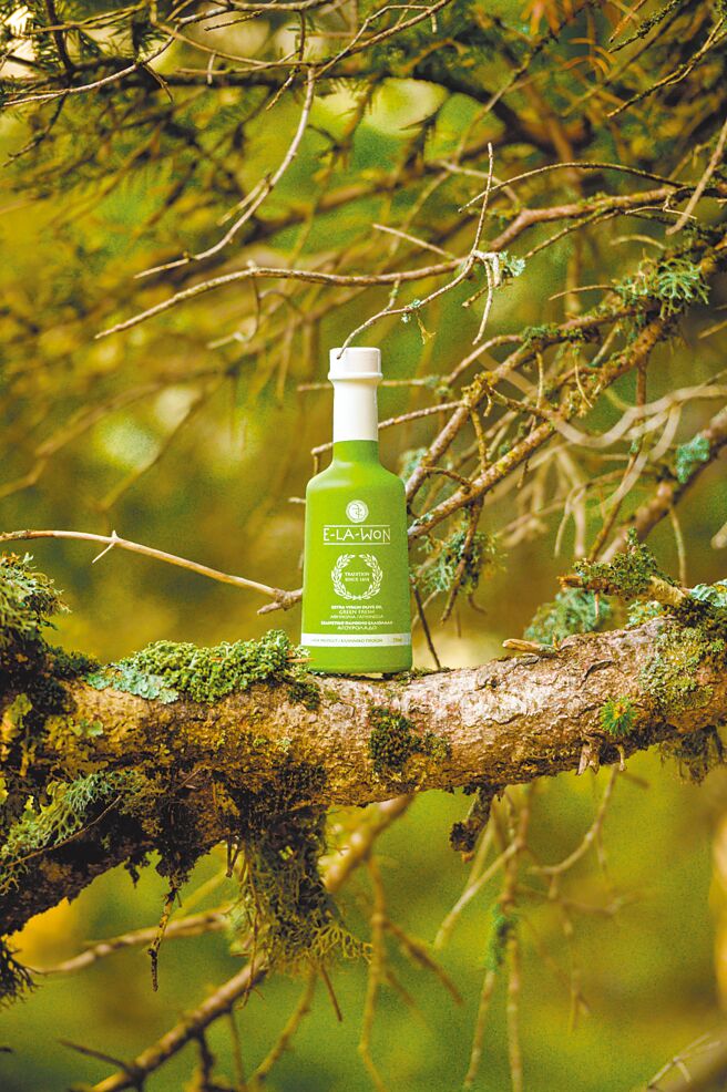 E-LA-WON早採收特级初榨橄榄油，250ml，1280元。（E-LA-WON提供）