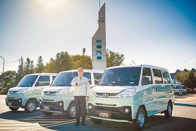 中华三菱响应关灯活动，以实际行动为减缓地球暖化付出努力。（中华三菱提供）