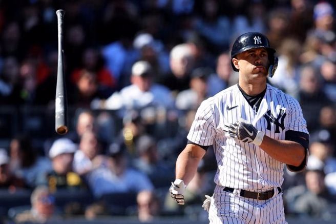 洋基史坦顿轰出深远的两分全垒打。（路透）