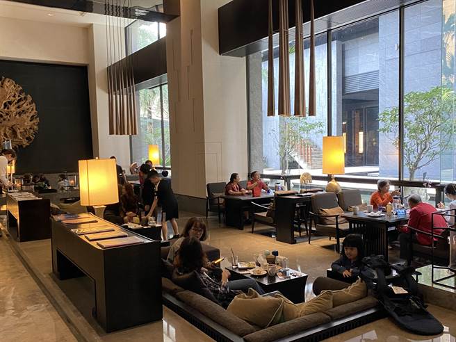 乡林皇居设有独一无二的社区福利餐厅，1人低消只要120元。(林欣仪摄)