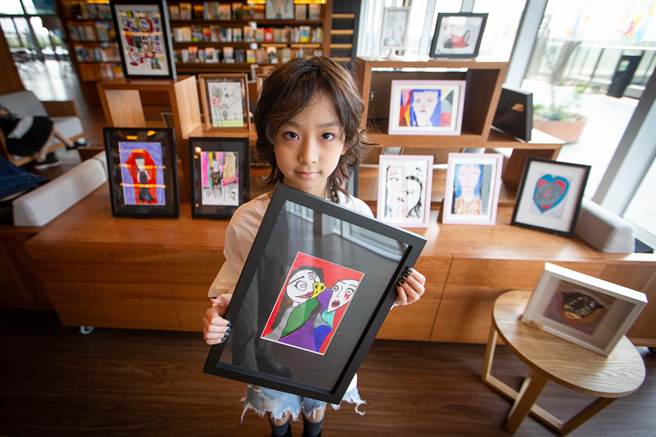 萧柏润4日下午3点至5点将在展场与粉丝见面。（袁庭尧摄）