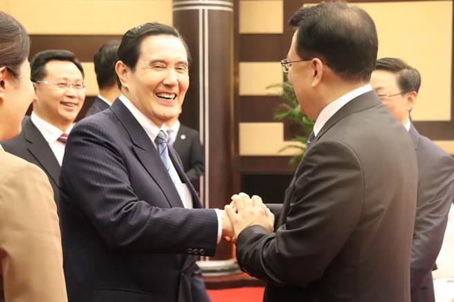 前总统马英九率团访问大陆，今日从湖南长沙搭机飞抵重庆市，会见重庆市委书记袁家军。（资料照／蓝孝威摄）