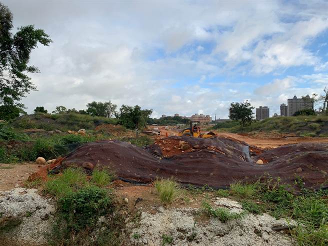 桃园正处建设期，重划案如雨后春笋般增加，图为中坜运动公园区段徵收案。(蔡依珍摄)