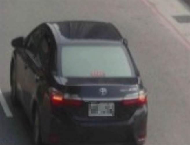 警方在新庄区成功拦截到该辆自小客车。（警方提供）