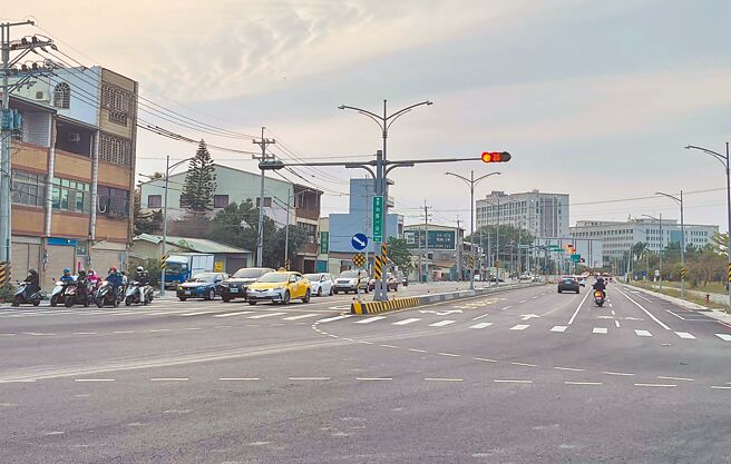 国道一号永康交流道联络道预计今年底全线通车，将打通台南市安南区至永康交流道交通瓶颈。（台南市工务局提供／曹婷婷台南传真）