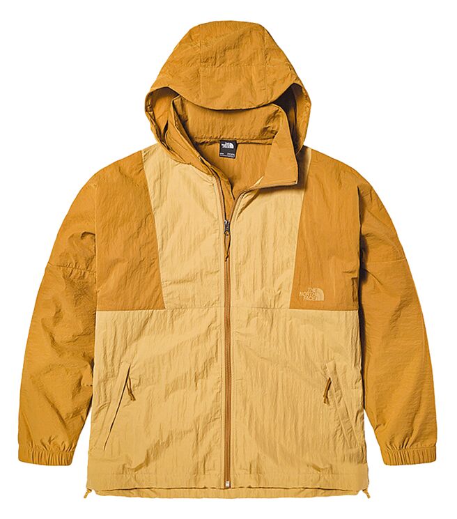 The North Face「男款棕色防风防泼水防晒连帽外套」，4380元。（The North Face提供）