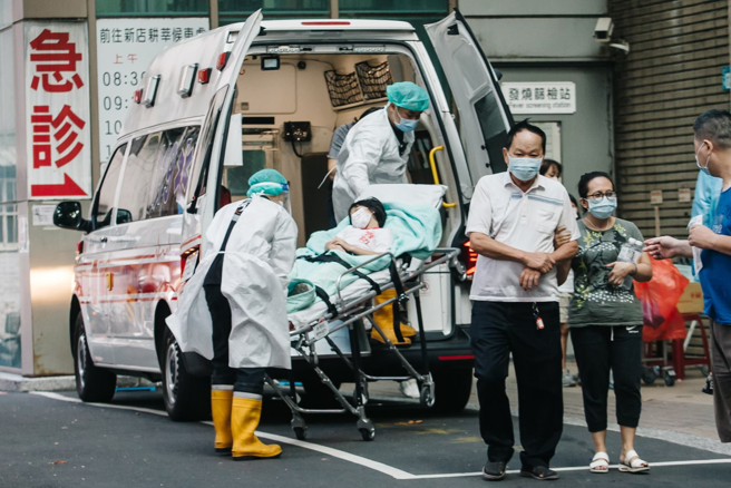 近日一名8旬的老妇人外出买便当发生车祸，被送到医院却还挂念着在家等吃饭的先生。（图／示意图，记者郭吉铨摄影）