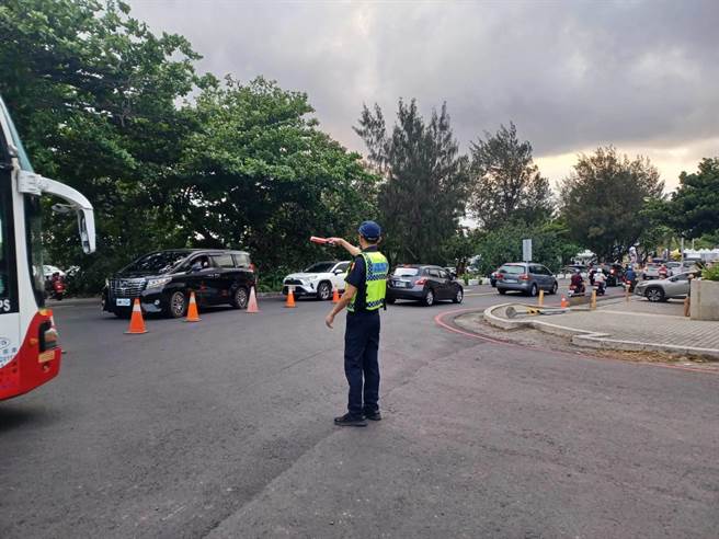 台湾祭圆满落幕，恒春涌现北上车潮。(警方提供)