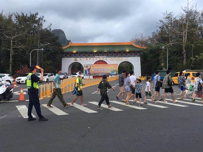 台湾祭圆满落幕，恒春涌现北上车潮。(警方提供)