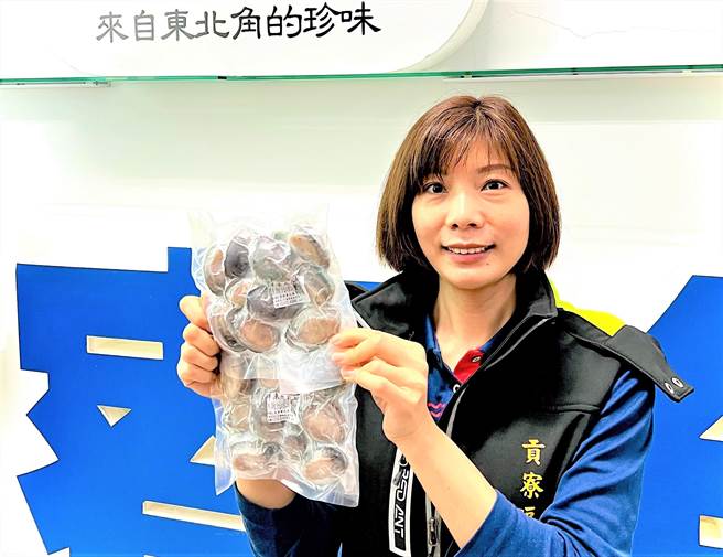 新北市渔业处推广鲜冻贡寮鲍，强调饱满鲜甜，买回家简单烹调就是道美味的海味佳肴。（新北市渔业处提供／张志康新北传真）