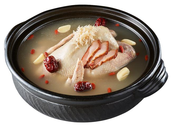 全联美味堂旗下「金华干贝炖鸡」，特价单包279元。（全联提供）