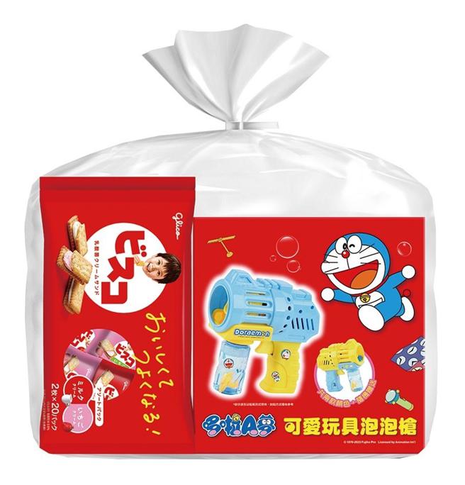 家乐福Bisco必思可哆啦A梦可爱玩具泡泡大礼包，399元。（家乐福提供）