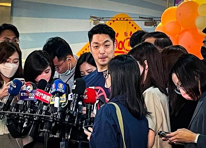 台北市长蒋万安允诺，持续努力布建相关捷运建设，提供市民更便捷的交通给。（刘彦宜摄）