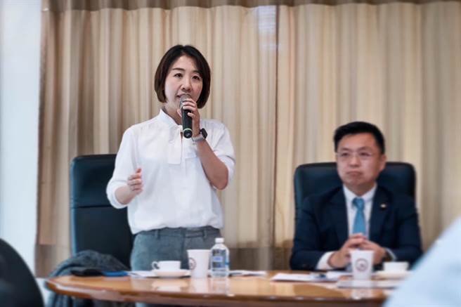 李妍慧認為，民調是一時的，新竹市民隨時會鞭策提醒市府，施政的成績不是一時，時時刻刻要被檢驗。（李妍慧提供／陳育賢新竹傳真）