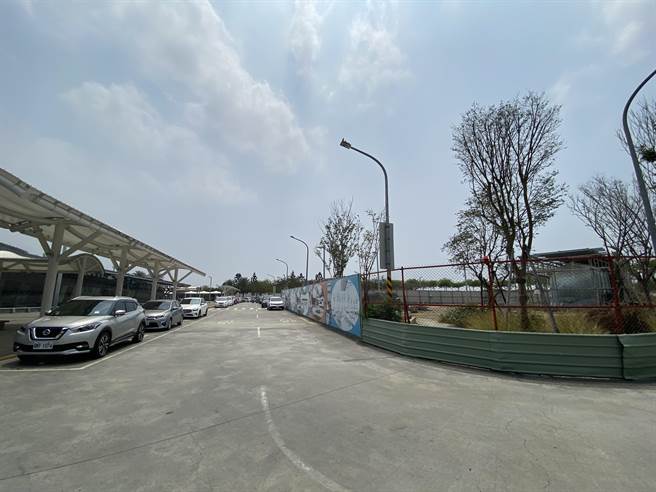 花魁車地景公園位於高鐵台南站前的腹地。(曹婷婷攝)