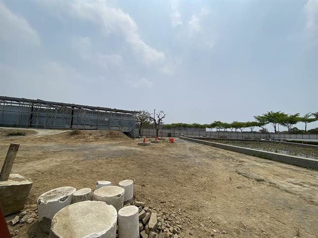 花魁車地景公園目前仍在施工中。(曹婷婷攝)