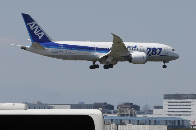 全日空3日下午2時後發生系統故障，直到恢復正常前的約一個小時無法提供旅客訂位、售票及辦理登機手續，日本各機場相繼出現航班延誤或被迫取消等影響。（全日空資料照/ 美聯社）