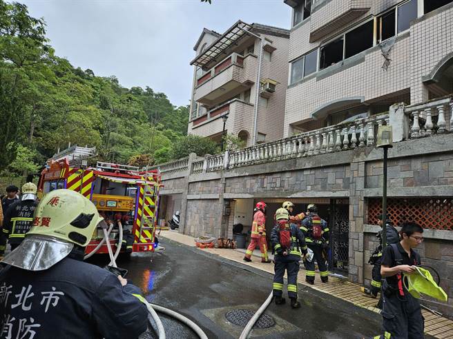 新店安忠路民宅下午发生火警。（民眾提供）