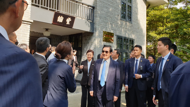 前總統馬英九在大陸擁有不少馬迷。圖為今年馬赴大陸祭祖行程中，到重慶抗戰遺址博物館參訪；蔣介石的官邸雲岫樓是一座中西式三層建築。(藍孝威攝)