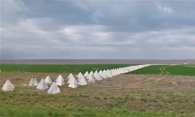 据克里米亚风(CrimeanWind )报导，俄罗斯在克里米亚修建了一条龙牙防线。（图/CrimeanWind ）