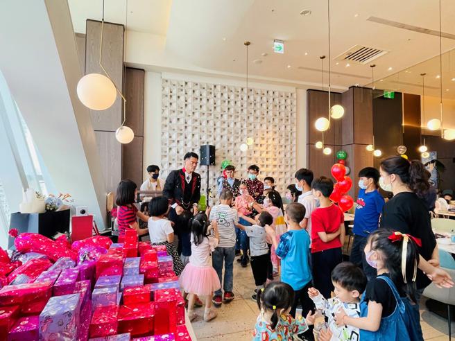 高雄承亿酒店与慈善家举办慈善餐会 百位孩童欢度儿童节