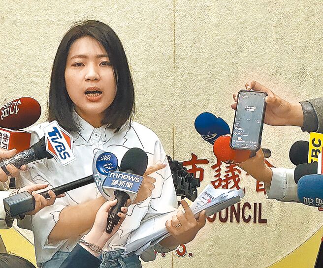 國民黨台北市議員徐巧芯（見圖）昨質疑海巡署「籌建海巡遠洋護船發展計畫」有貓膩，海巡署強調，依相關法規辦理，未有違法、違紀情事。（陳怡誠攝）